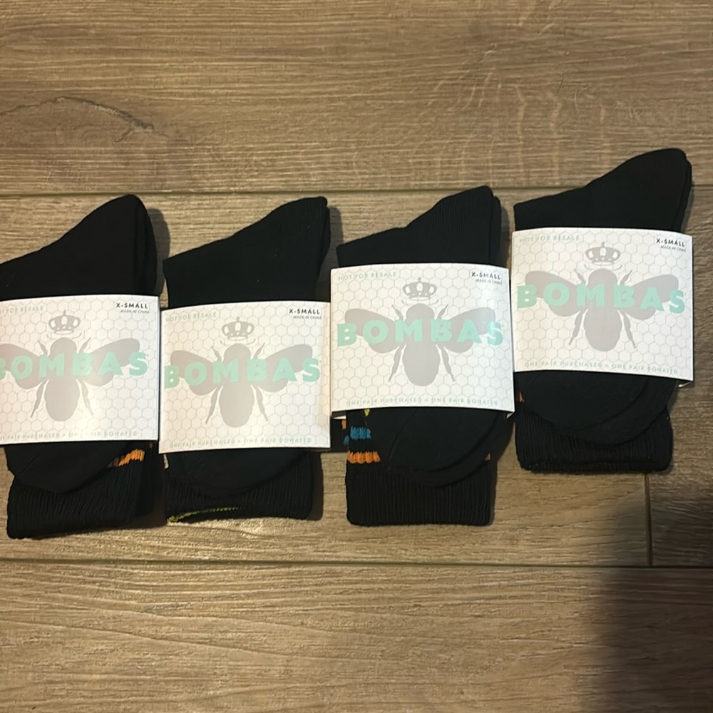 4 pairs XS Bombas socks
